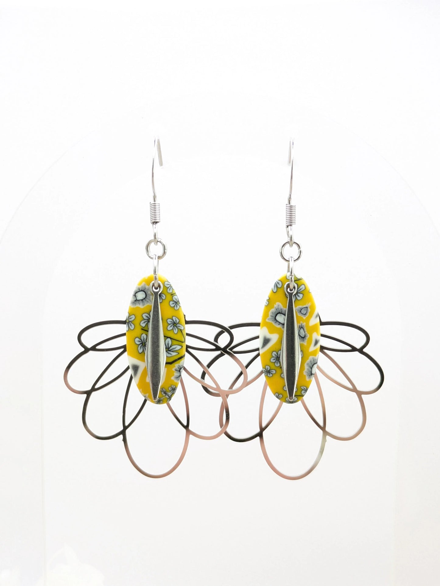 Boucles d'oreilles jaune en pâte polymère " Pâquerette" Les Créas d'Angel
