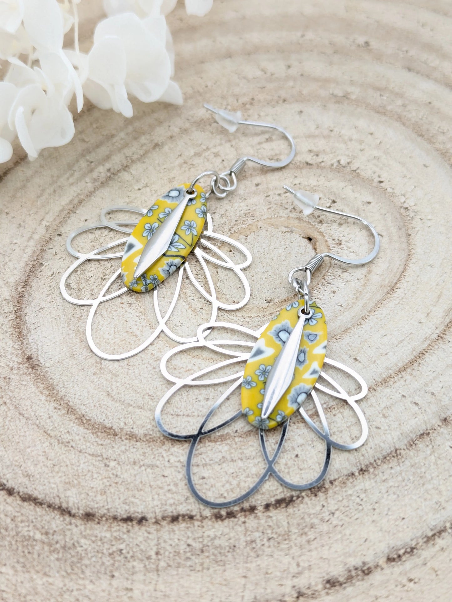 Boucles d'oreilles jaune en pâte polymère " Pâquerette" Les Créas d'Angel