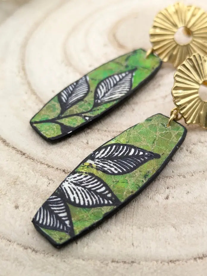 Boucles d'oreilles longues, vertes et fleuries