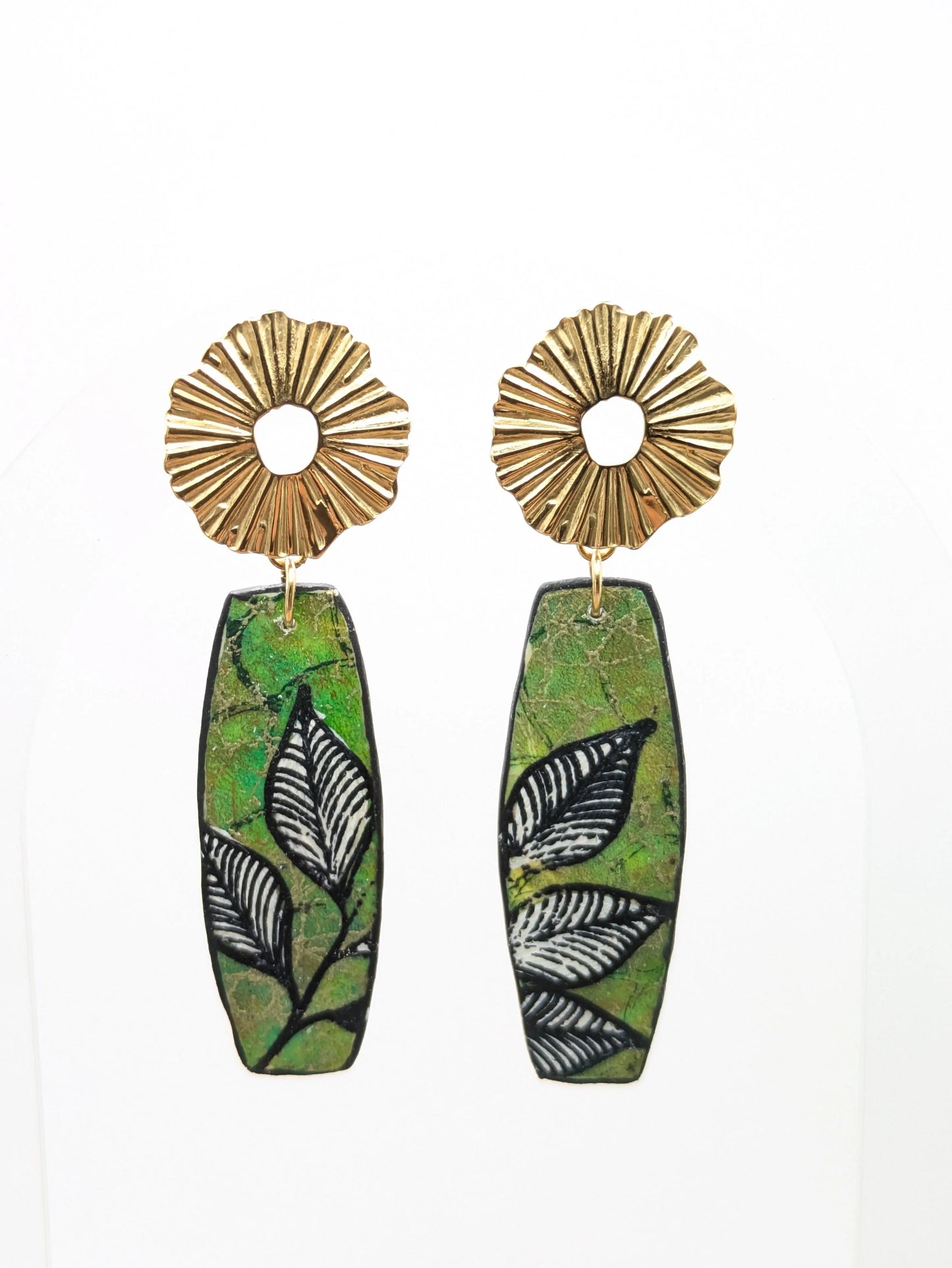 Boucles d'oreilles longues, vertes et fleuries