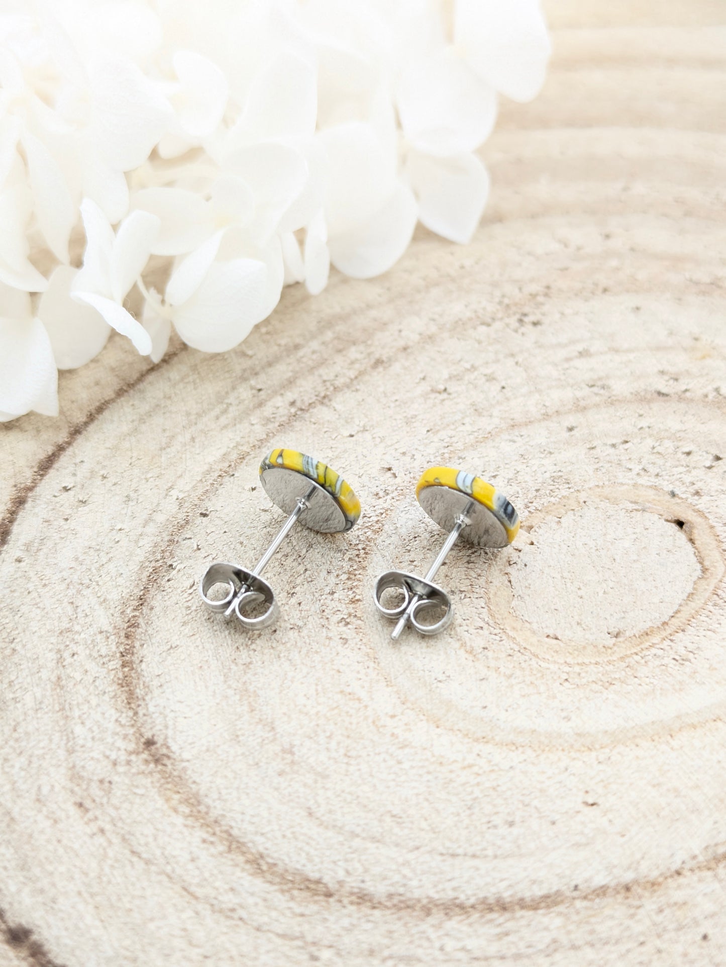 Boucles d'oreilles puces fleuries jaune