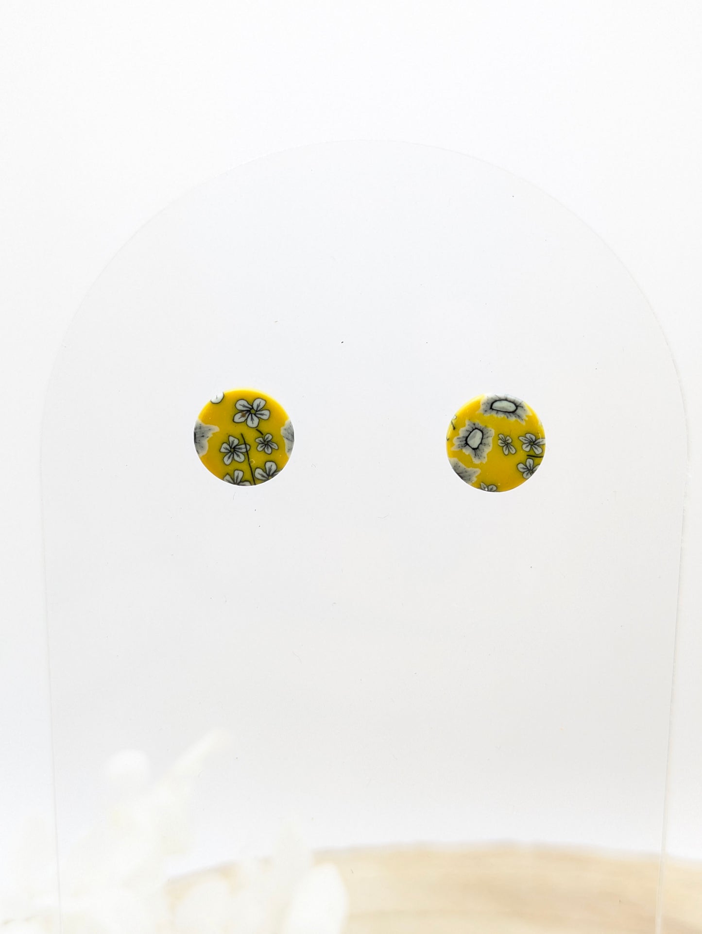 Boucles d'oreilles puces fleuries jaune