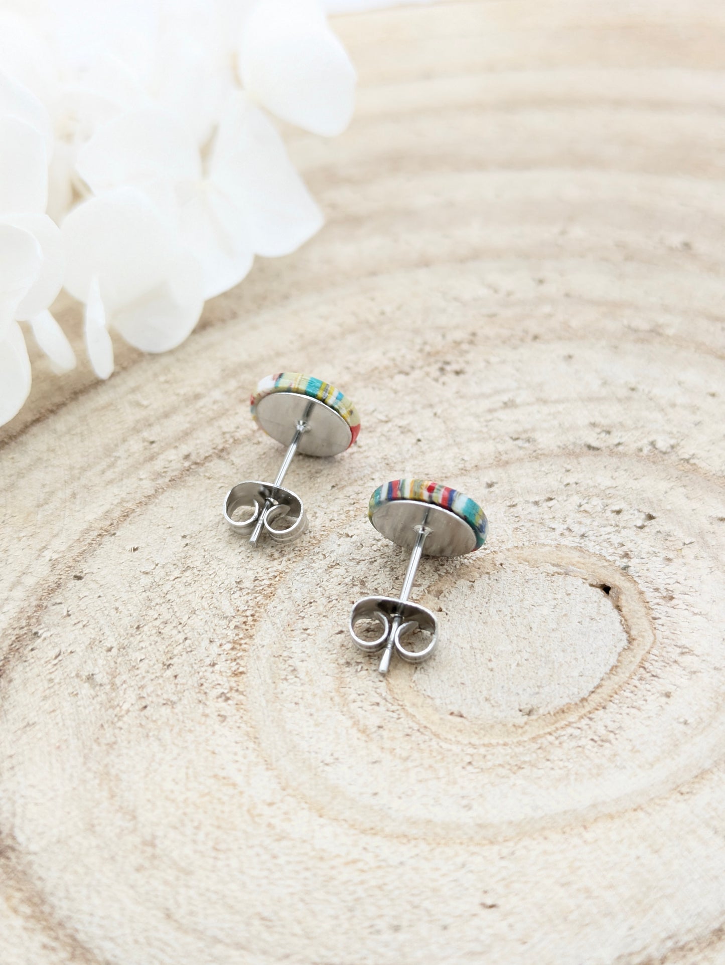 Boucles d'oreilles puces multicolore rayé