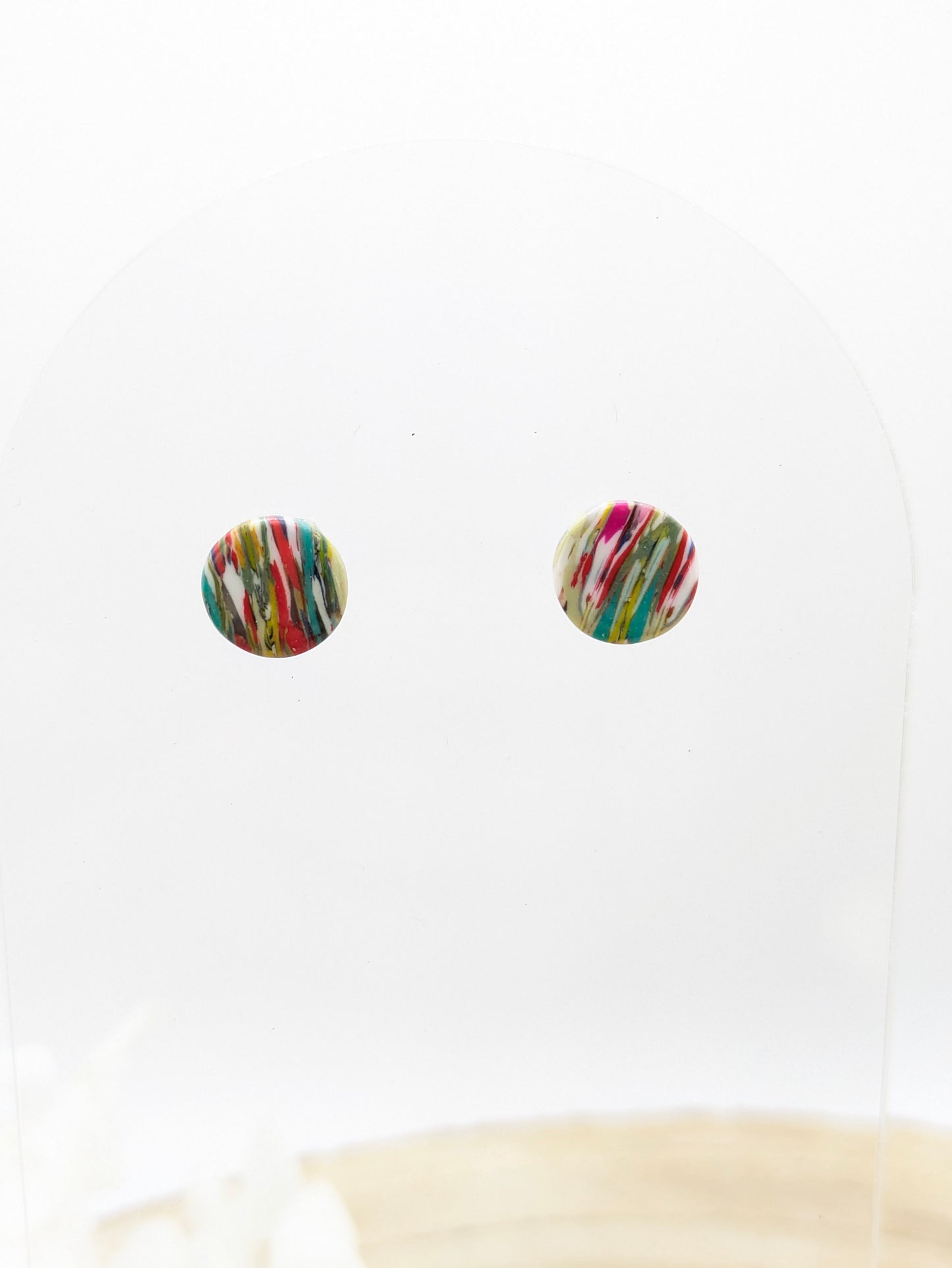 Boucles d'oreilles puces multicolore rayé