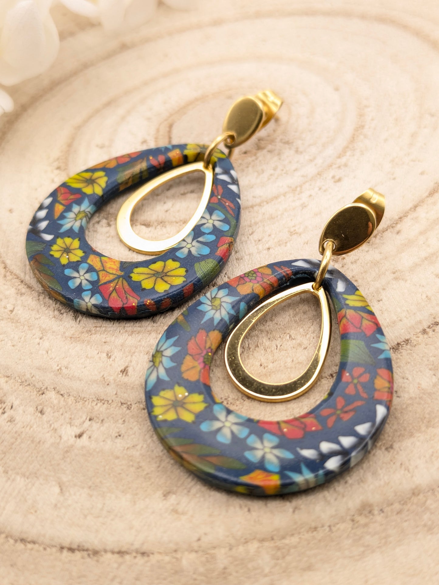 Boucles d'oreilles fleuries en pâte polymère