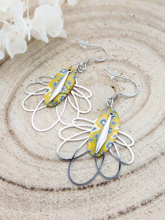 Boucles d'oreilles jaune en pâte polymère " Pâquerette" Les Créas d'Angel