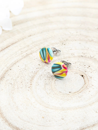 Boucles d'oreilles puces multicolore