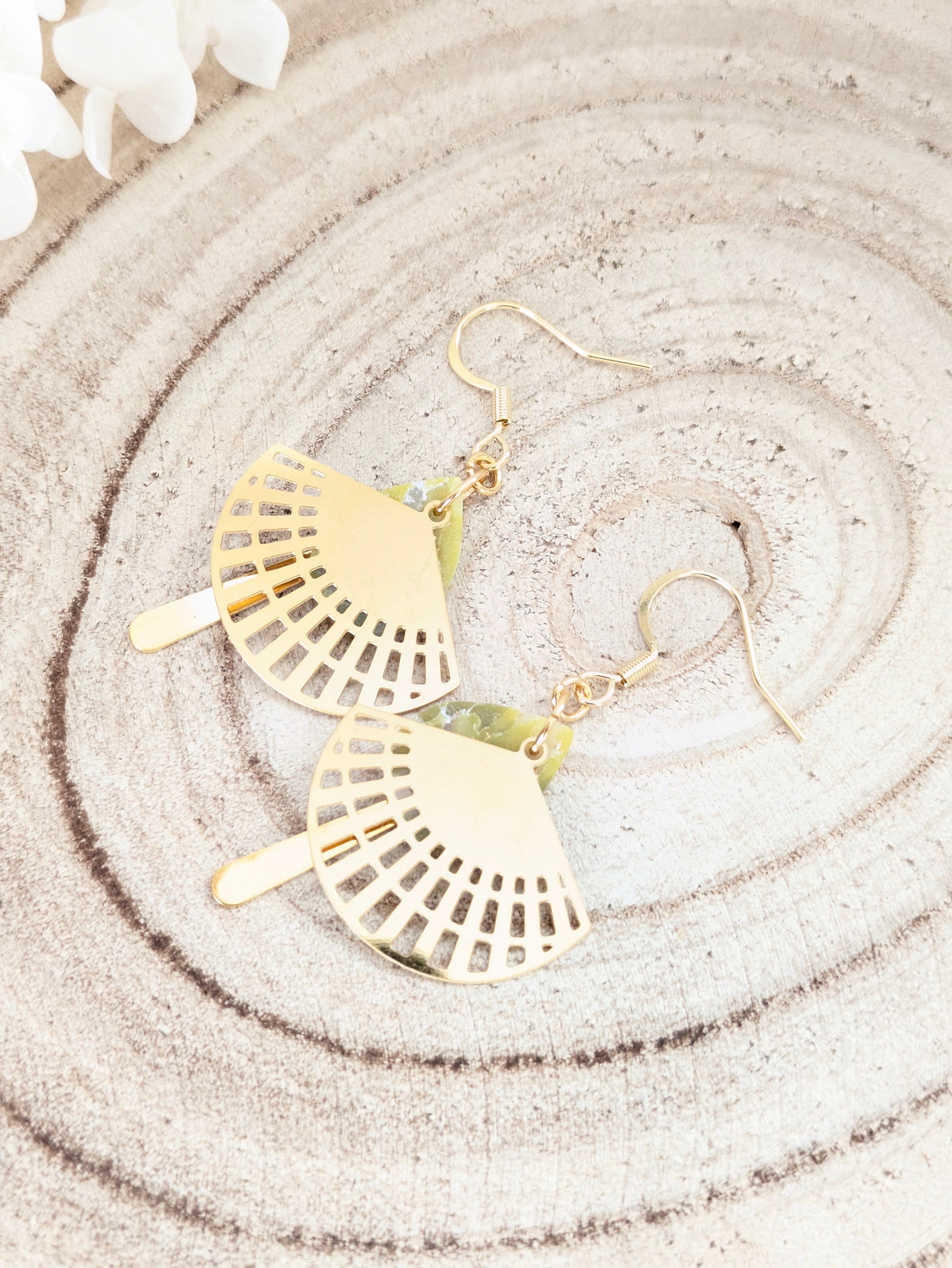 Boucles d'oreilles dorées imitation "Marbre vert"
