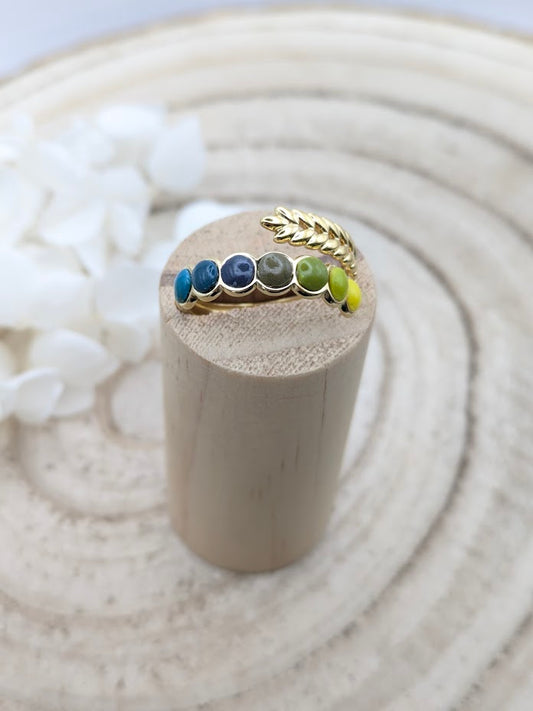 Bague feuillage dorée multicolore jaune et bleu en pâte polymère - vue de face
