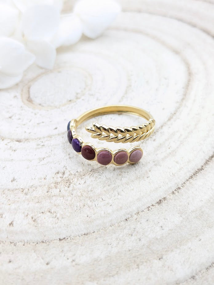 Bague feuillage multicolore rose et violet en pâte polymère - vue de côté