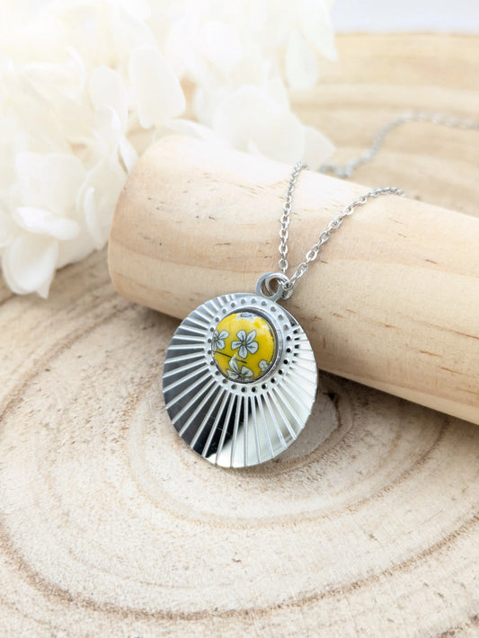Pendentif jaune en pâte polymère " Pâquerette" Les Créas d'Angel